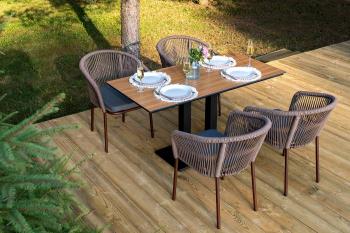 Коричневый