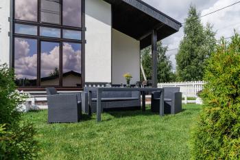 Цвет пластика:графит/Цвет подушек:графит