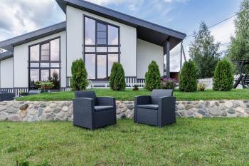 Цвет пластика:графит/Цвет подушек:графит