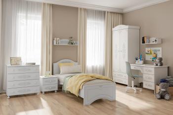 Белое дерево